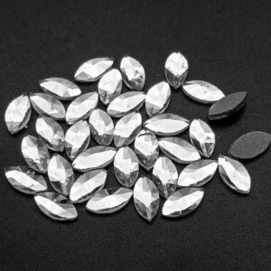 Strassz, ragasztható formakő Crystal színben