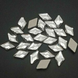 Strassz, ragasztható formakő Crystal színben