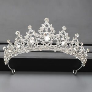 Esküvői tiara kristálykövekkel