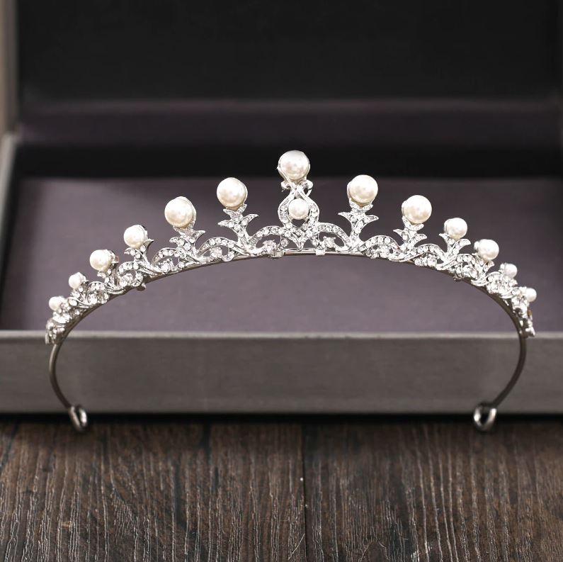 Gyöngyös menyasszonyi tiara