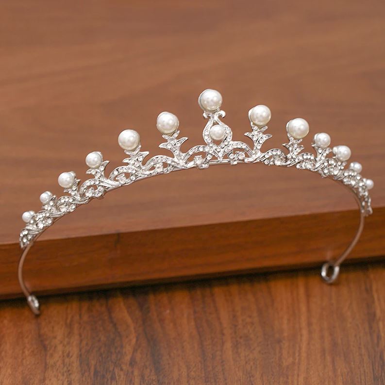 Gyöngyös menyasszonyi tiara