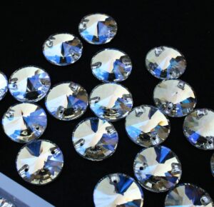 Moonlight színű kör alakú kristály