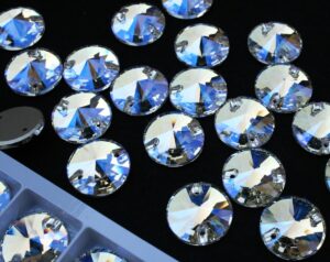 Moonlight színű kör alakú kristály