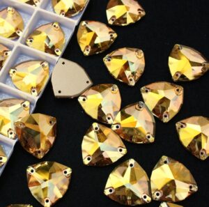 Sunshine színű trilliant alakú kristály