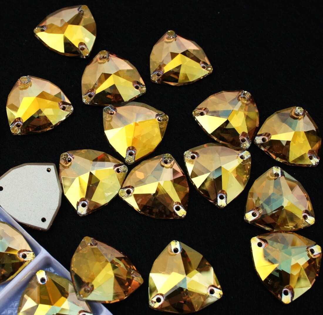 Sunshine színű trilliant alakú kristály