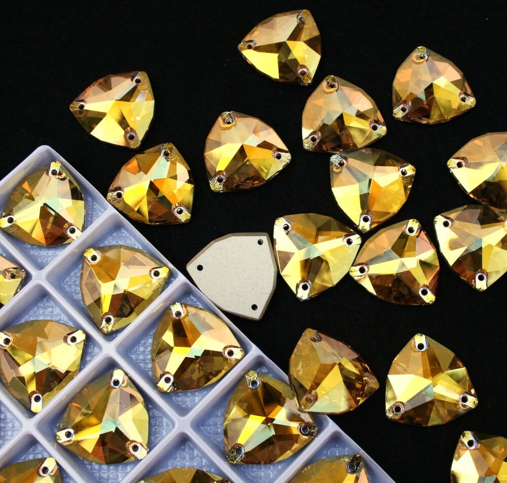 Sunshine színű trilliant alakú kristály