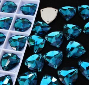 Blue Zircon színű trilliant alakú kristály