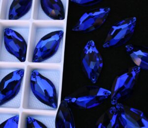 Cobalt színű levél alakú kristály