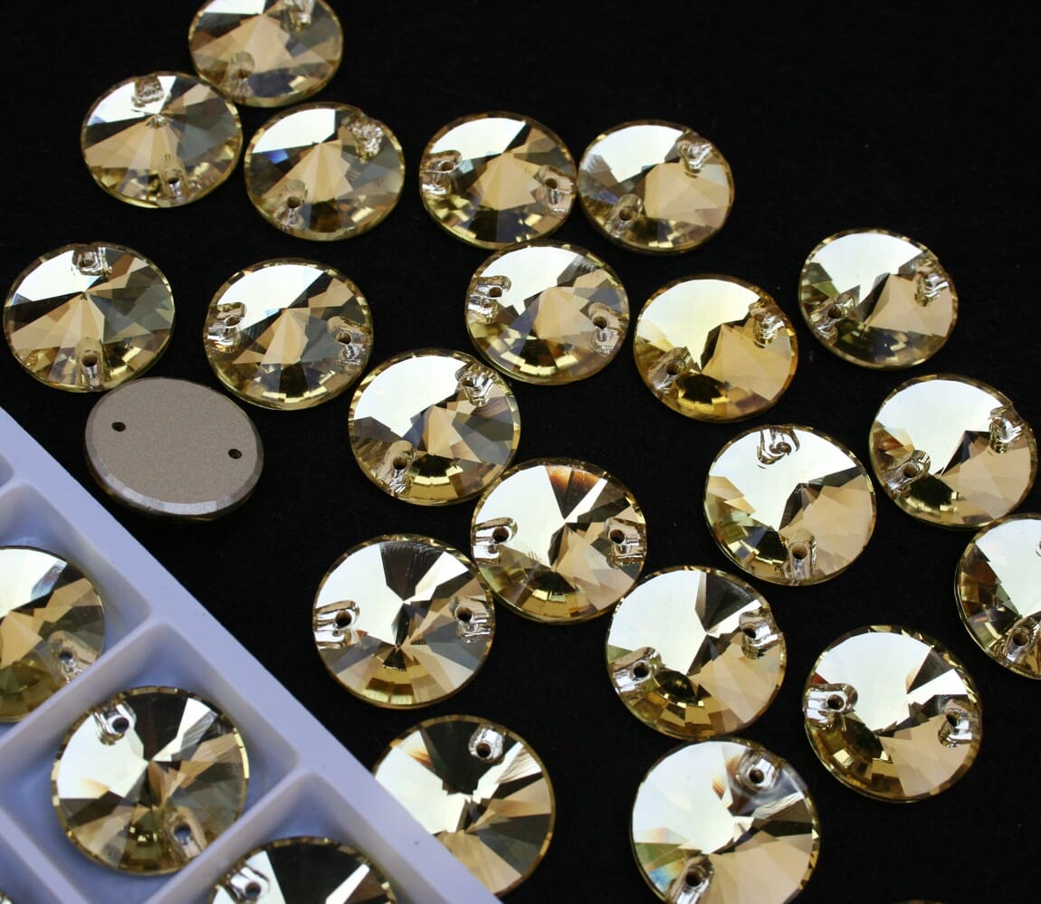 Jonquil színű kör alakú kristály