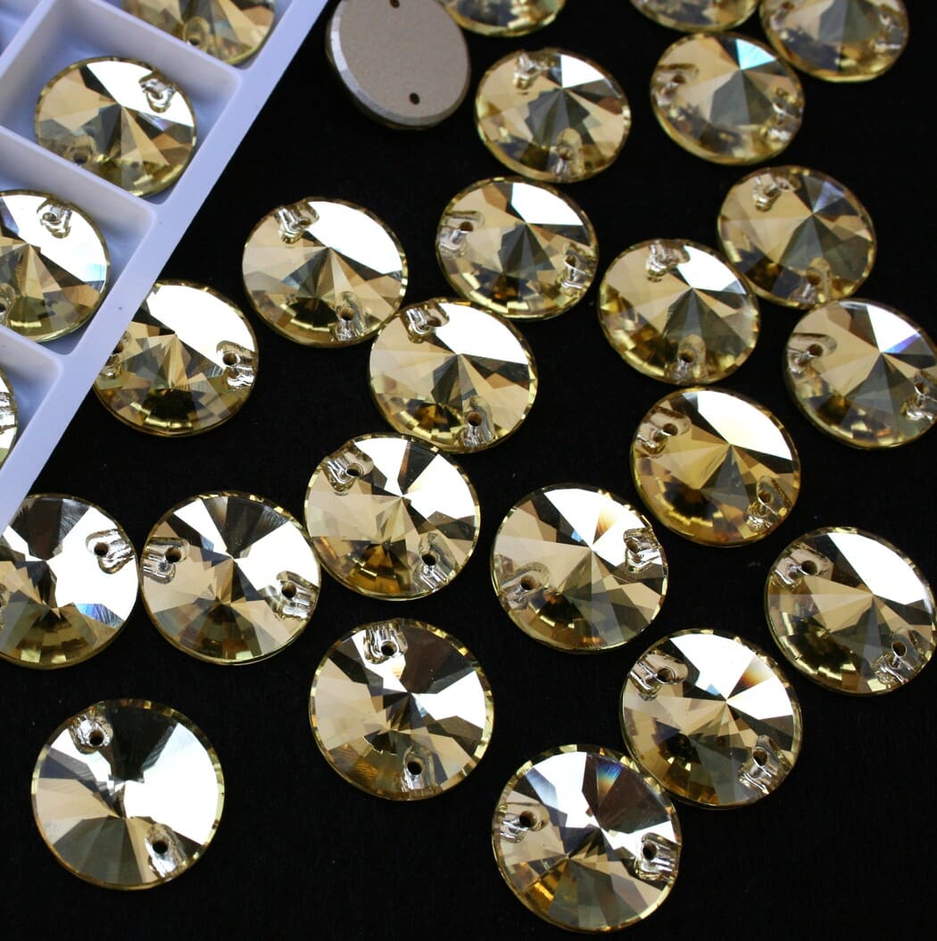 Jonquil színű kör alakú kristály