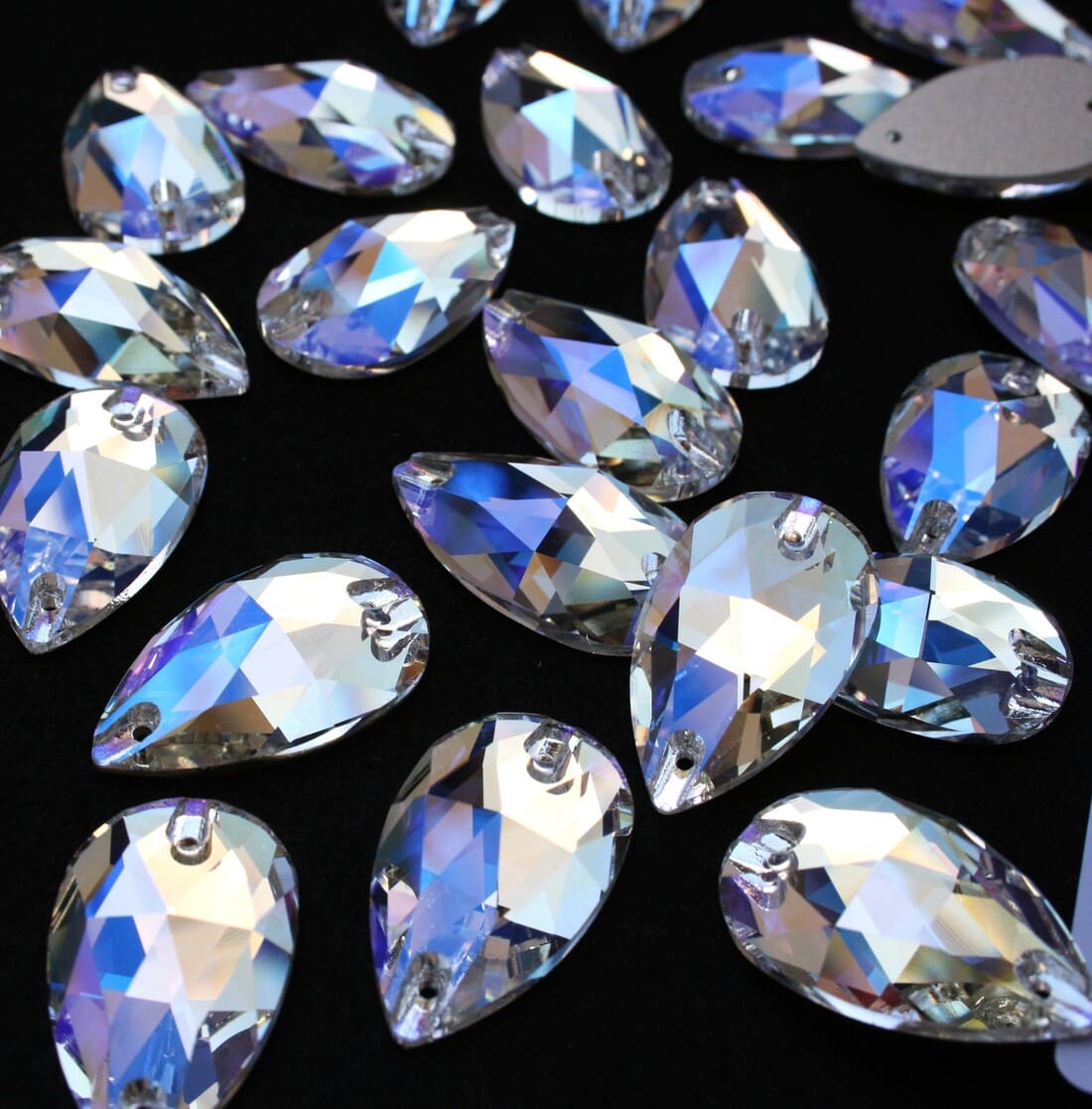 Moonlight színű csepp alakú kristály