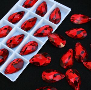 Siam színű csepp alakú kristály