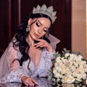 Menyasszonyi korona kristálykövekkel