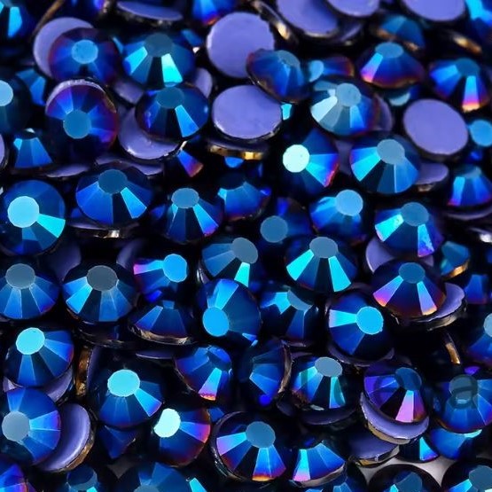 Metallic Blue pr&eacute;mium vasalhat&oacute; krist&aacute;lykő