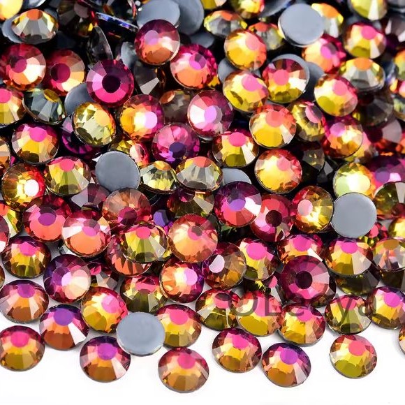 Red Volcano pr&eacute;mium vasalhat&oacute; krist&aacute;lykő