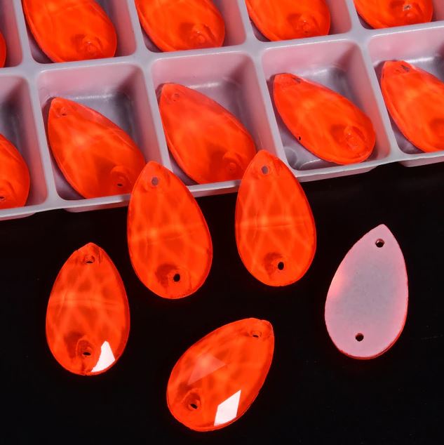 Neon Dark Orange színű csepp alakú kristály