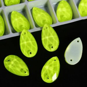 Neon Yellow színű csepp alakú kristály