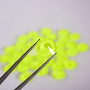 Neon Yellow színű kör alakú kristály