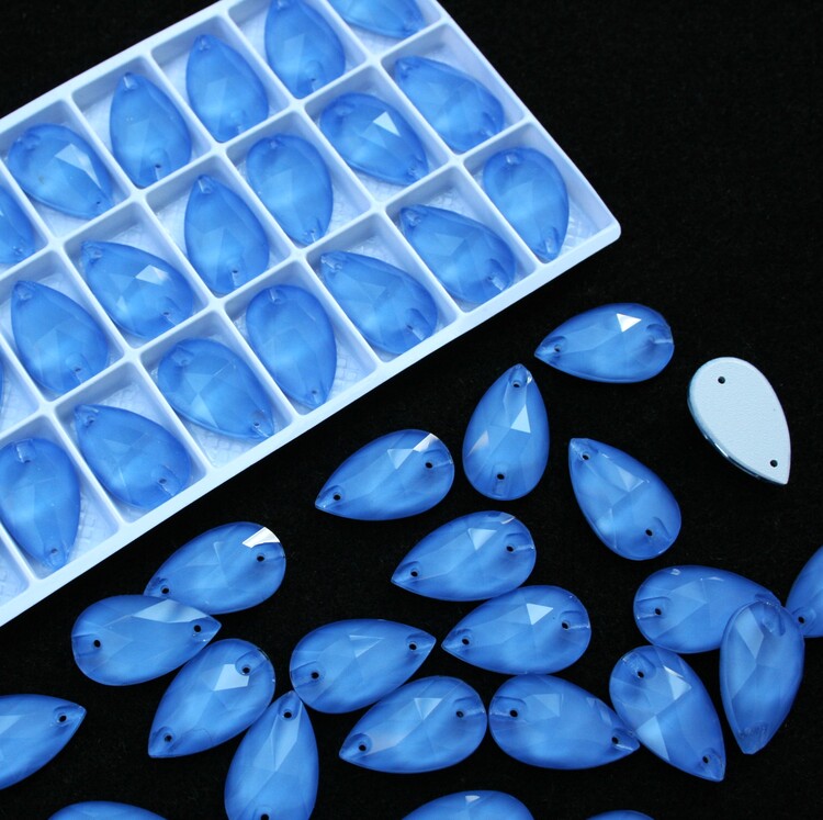 Neon Light Blue színű csepp alakú kristály