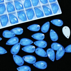 Neon Light Blue színű csepp alakú kristály