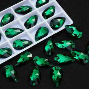 Emerald színű csepp alakú kristály