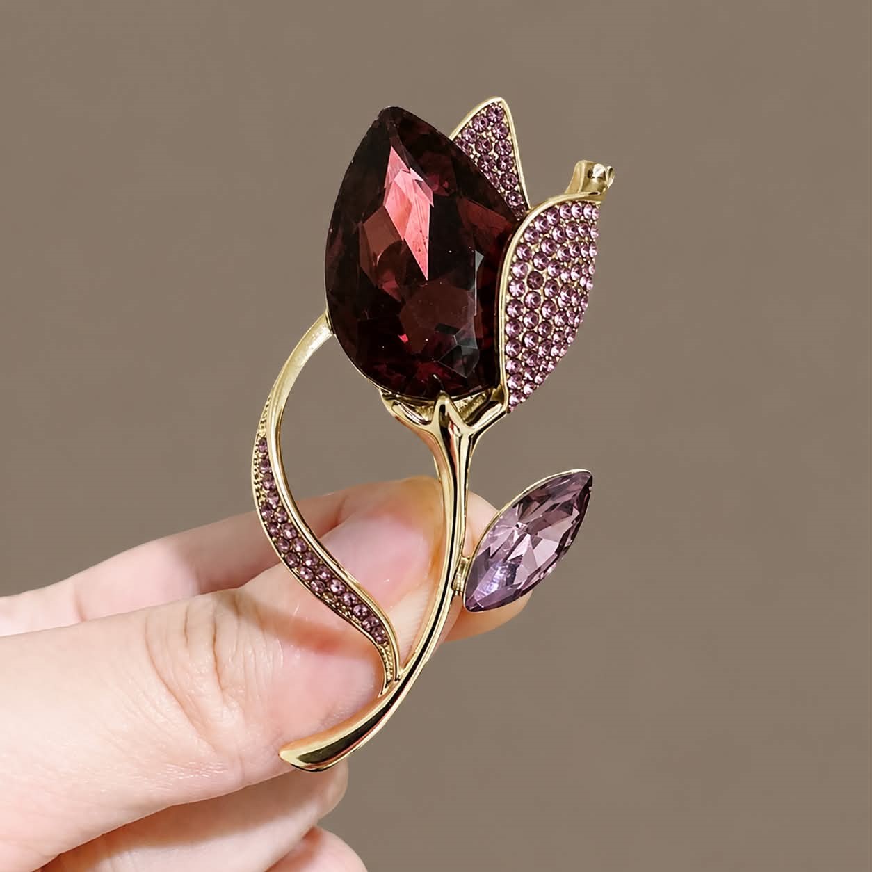 Tulip&aacute;n bross krist&aacute;lyk&ouml;vekkel - 439