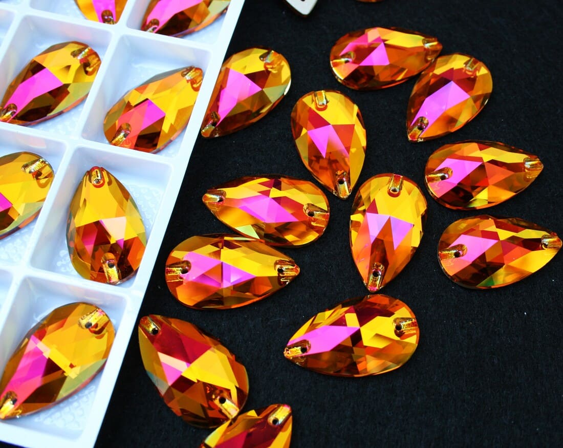 Astral Pink színű csepp alakú kristály