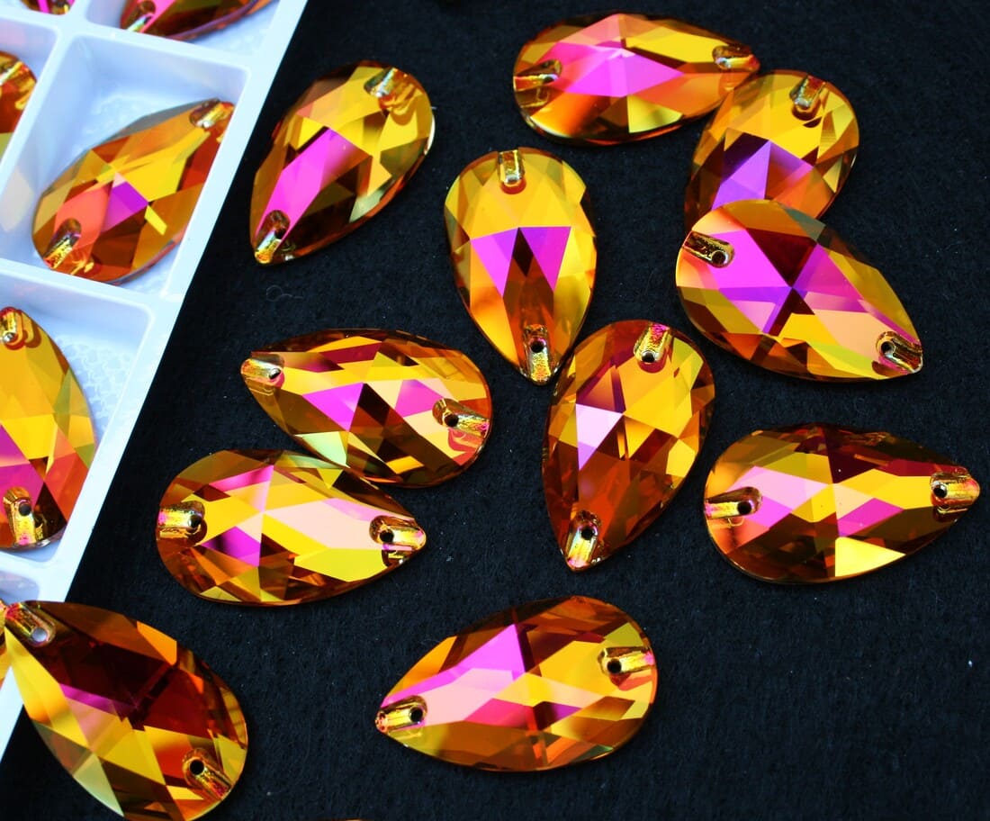 Astral Pink színű csepp alakú kristály