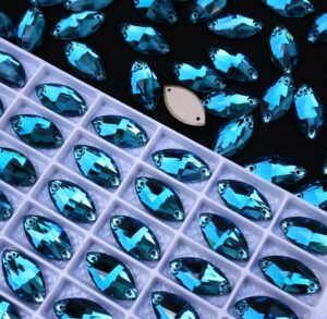 Blue Zircon színű zabszem alakú kristály