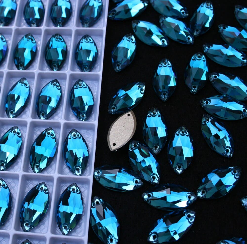 Blue Zircon színű zabszem alakú kristály - Kristály Kuckó Blue Zircon színű zabszem alakú kristály