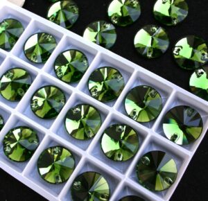 Fern Green színű kör alakú kristály