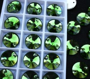 Fern Green színű kör alakú kristály