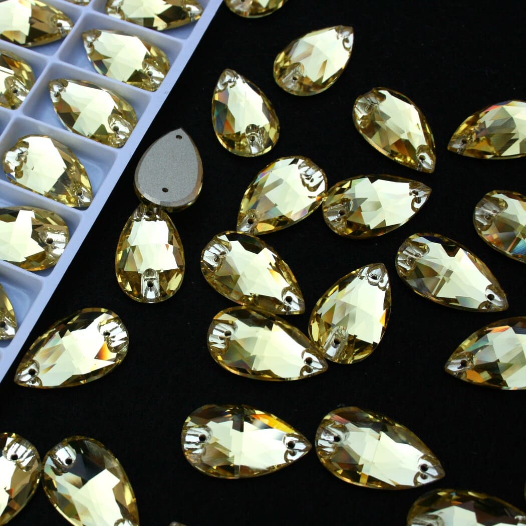 Jonquil színű csepp alakú kristály