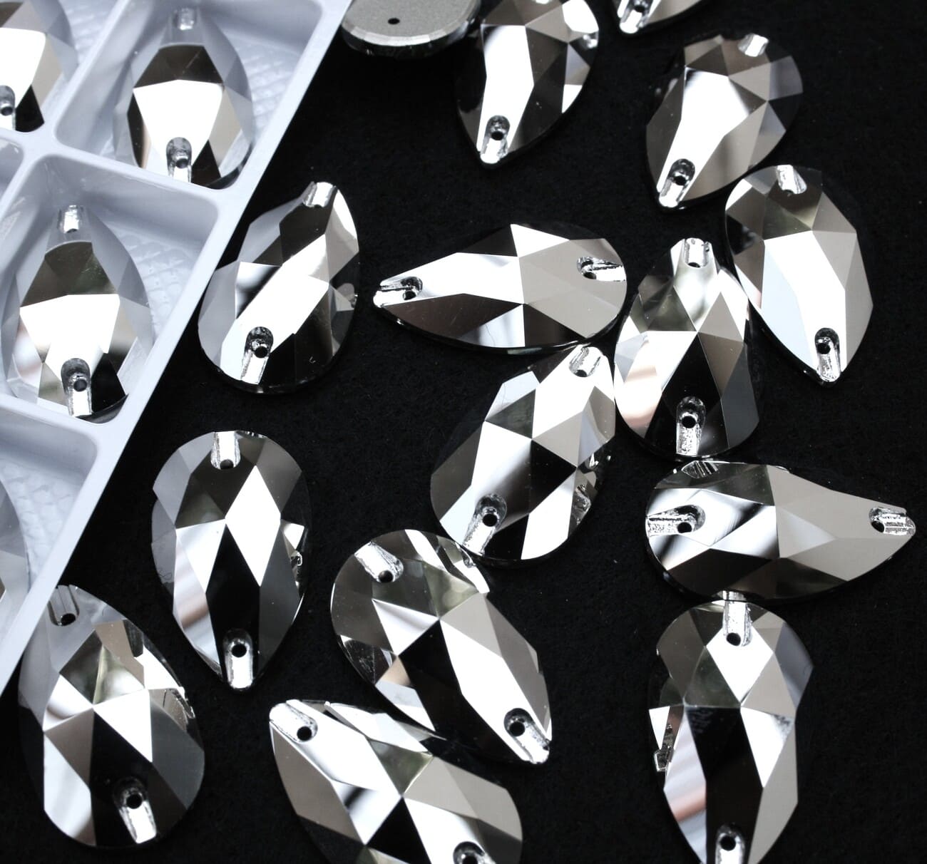 Silver színű csepp alakú kristály