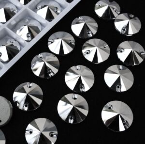 Silver színű kör alakú kristály