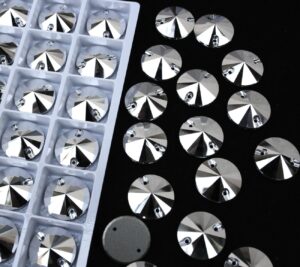 Silver színű kör alakú kristály