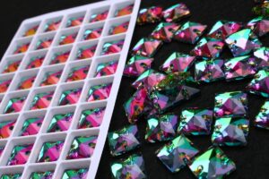 Green Volcano színű négyzet alakú kristály