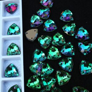 Green Volcano színű trilliant alakú kristály