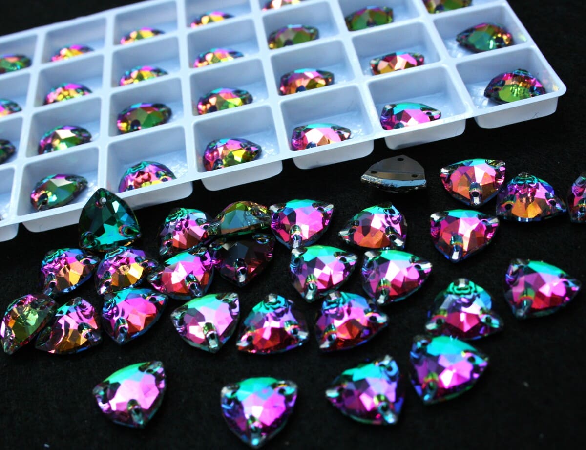 Green Volcano színű trilliant alakú kristály