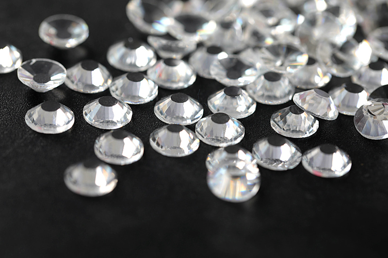 transparent crystal strassz