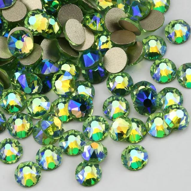 Xirius Peridot AB ragasztható kristálykő - Kristály Kuckó Xirius Peridot AB ragasztható kristálykő