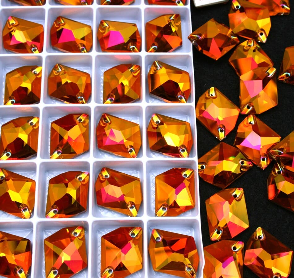 astral pink szinu tort rombusz alaku varrhato kristaly