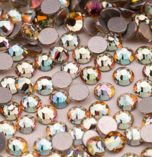 fehér magma strassz