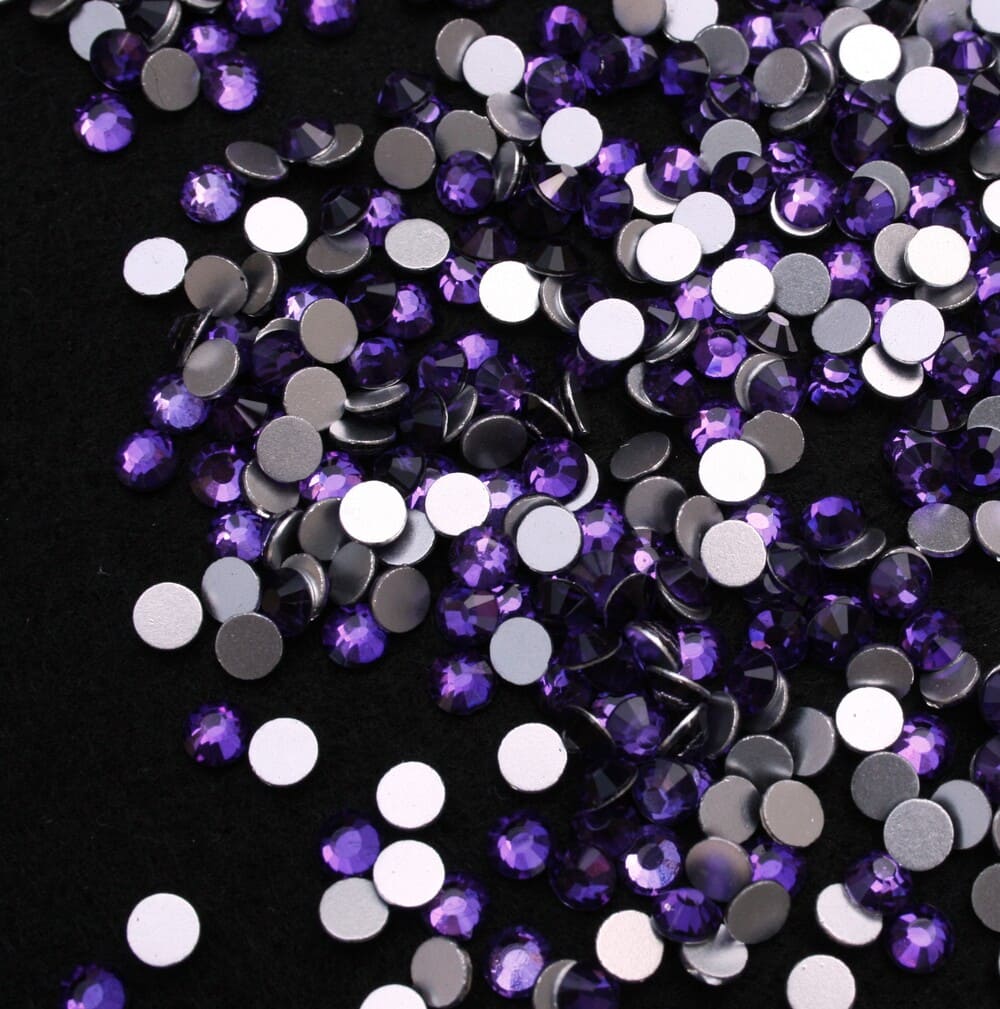 Heliotrope színű ragasztható kristálykő - Kristály Kuckó Heliotrope színű ragasztható kristálykő