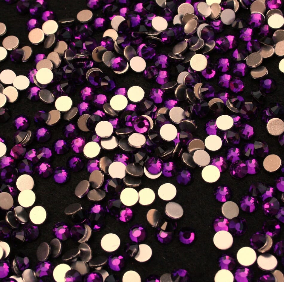 purple szinu ragaszthato strasszko