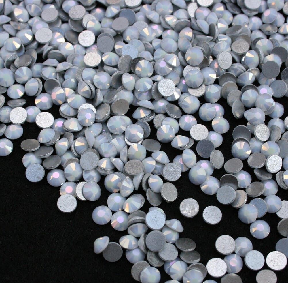 white ab szinu ragaszthato kristalyko