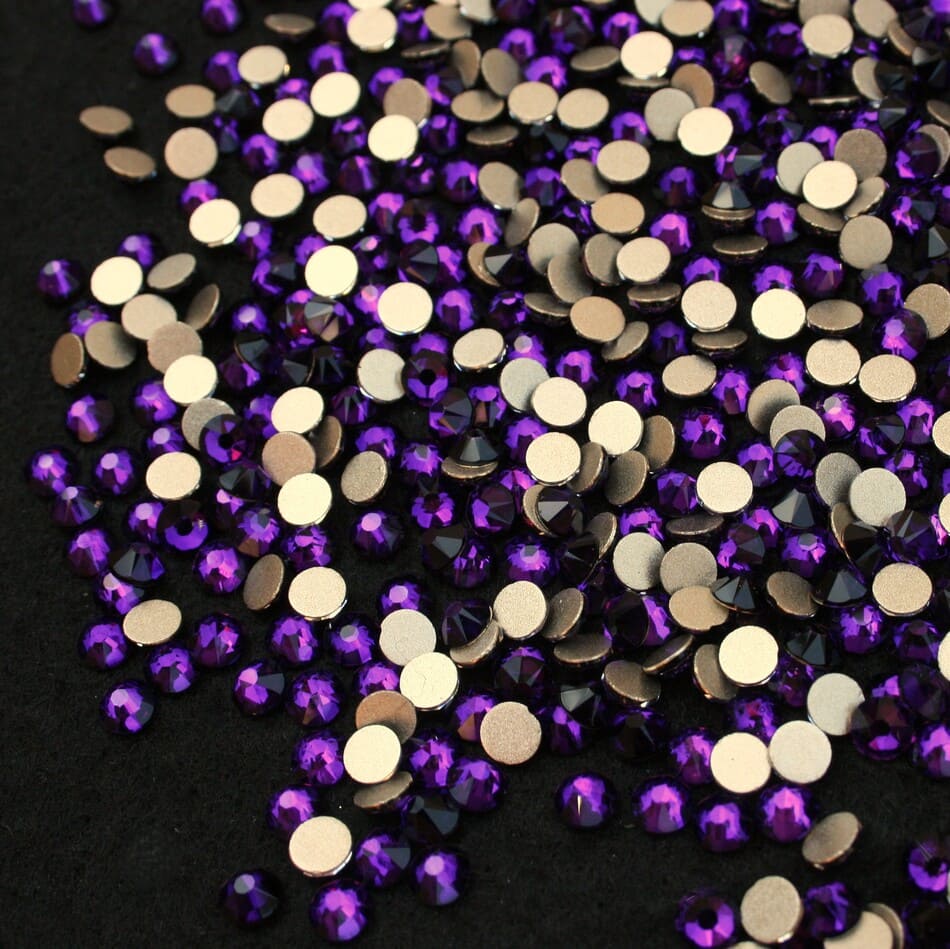 xirius metszesu purple szinu ragaszthato kristalyko