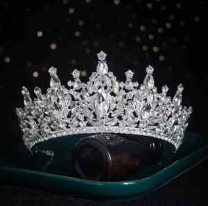 Esküvői tiara kristályköves díszítéssel (másolat)