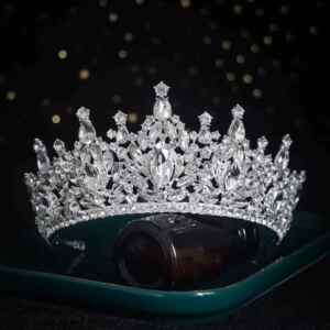 Esküvői tiara kristályköves díszítéssel (másolat)