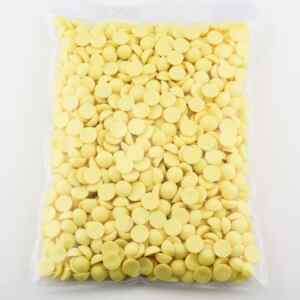 Matt félgyöngy halványsárga színben